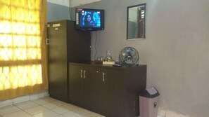 Basic Double Room | Fan - Griya Palayu (Bogor)