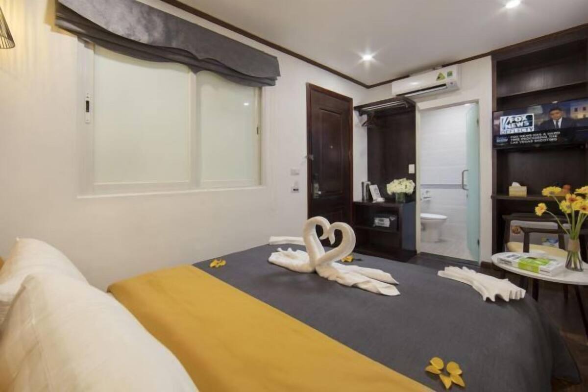 Minibar, in-room safe, desk, soundproofing