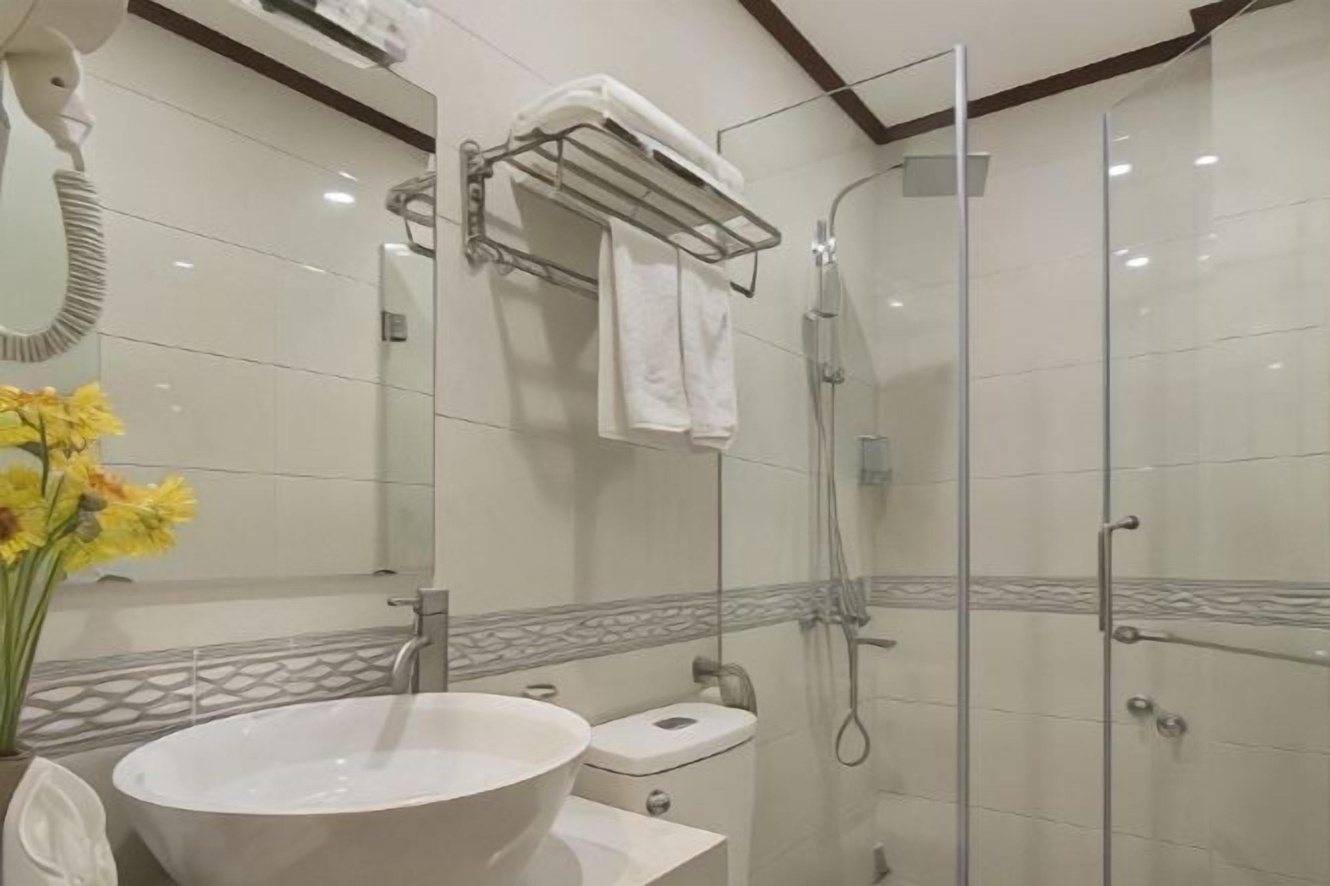 Bathroom | Shower, free toiletries, hair dryer, slippers