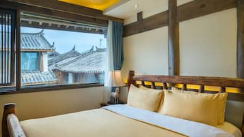 Family Room (Deluxe) | Desk, soundproofing, iron/ironing board, free WiFi