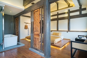 Superior Twin Room | Desk, soundproofing, iron/ironing board, free WiFi
