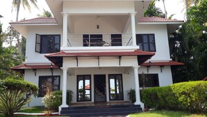 Unclassified image, 5 of 30, button - The Backwater Rhapsody, Alleppey (Cherthala)