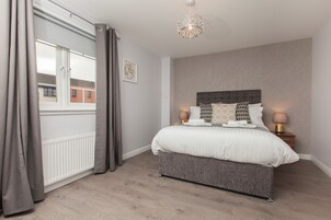 2 habitaciones, decoración personalizada y muebles diferentes 