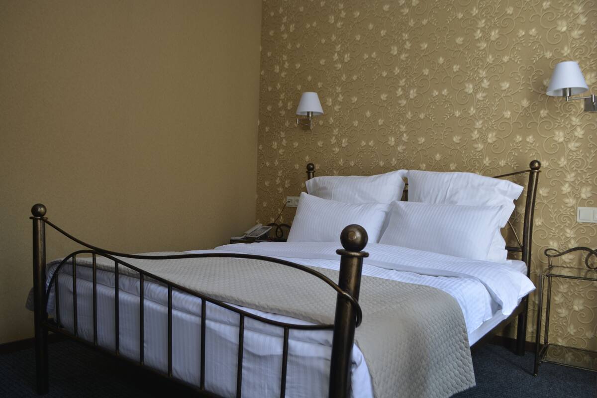 Standard Room, Courtyard Area | Premium bedding, minibar, in-room safe, blackout drapes