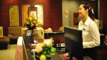 ฝ่ายต้อนรับ