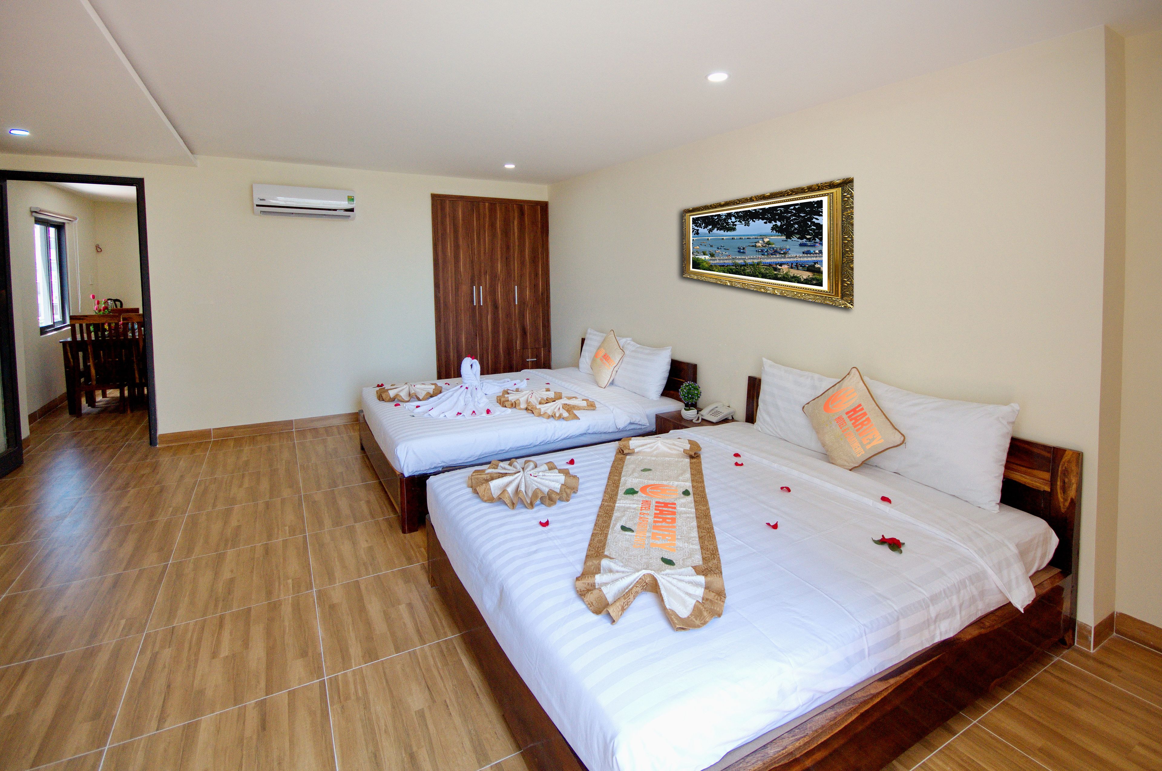 family room, balcony | minibar, in-room safe, desk, soundproofing