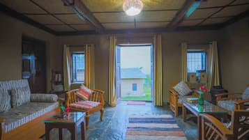 Cottage | Living area