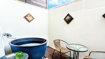 Royal Room with Open-Air Bath, Smoking | Private spa tub
