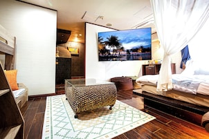 Suite junior, fumadores | Cortinas opacas y wifi gratis