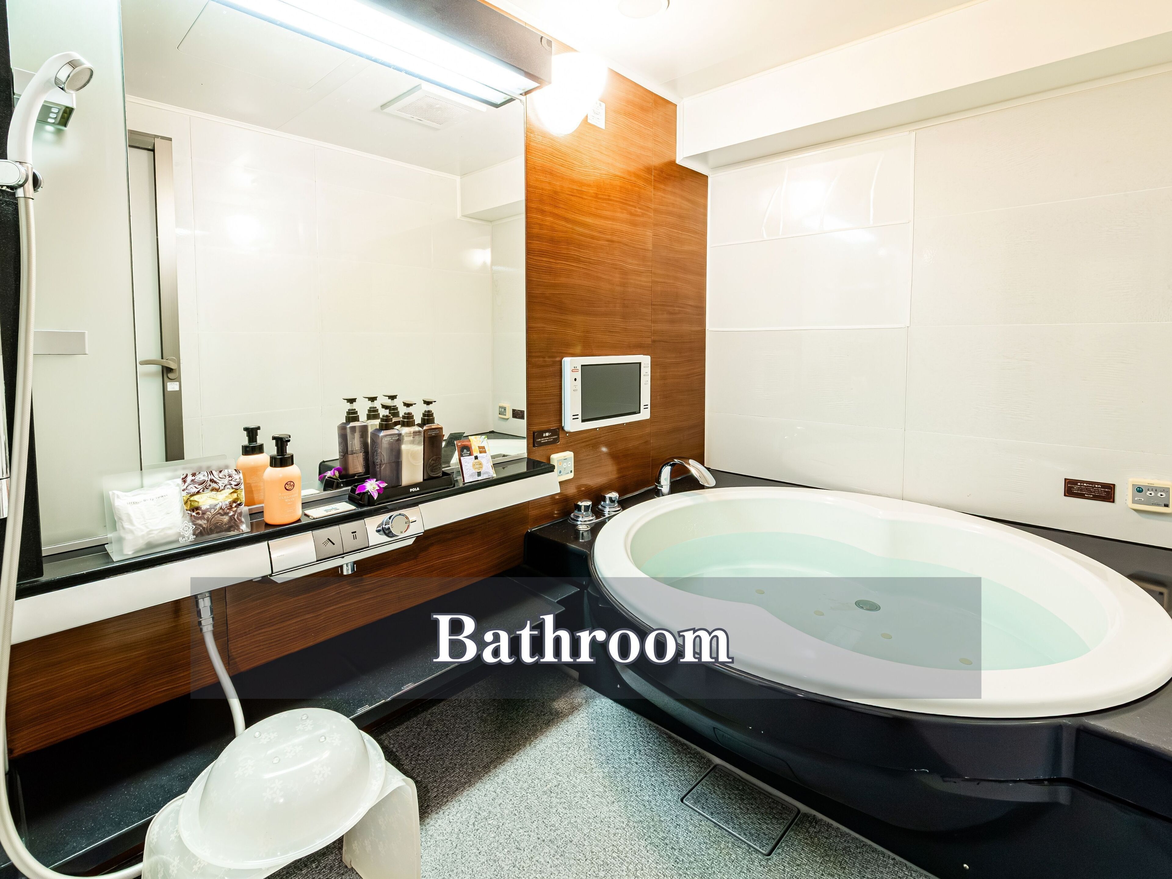 Royal Room with Stone Sauna ,Smoking | Bathroom | Separate tub and shower, jetted tub, free toiletries, hair dryer