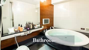 Royal Room with Stone Sauna ,Smoking | Bathroom | Separate tub and shower, jetted tub, free toiletries, hair dryer