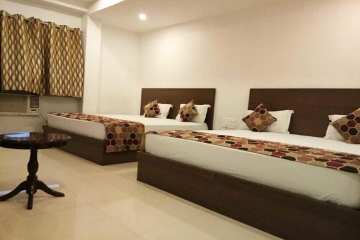 Deluxe Quadruple Room, 2 Double Beds | Desk, rollaway beds (surcharge), WiFi (free)