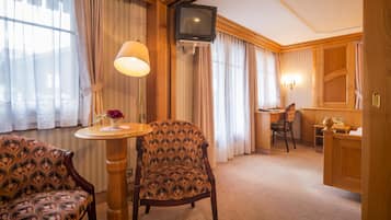 Family Room | Room amenity