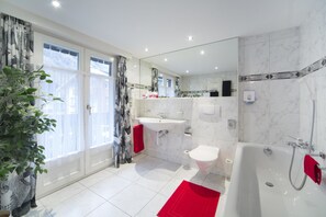 Deluxe-Doppelzimmer | Badezimmer