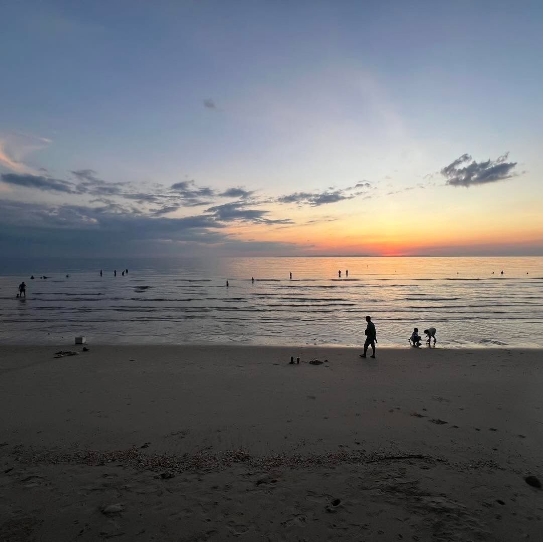 Pantai persendirian, kabana percuma 