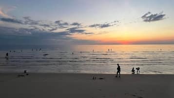 Pantai persendirian, kabana percuma