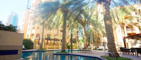 Kolam renang terbuka