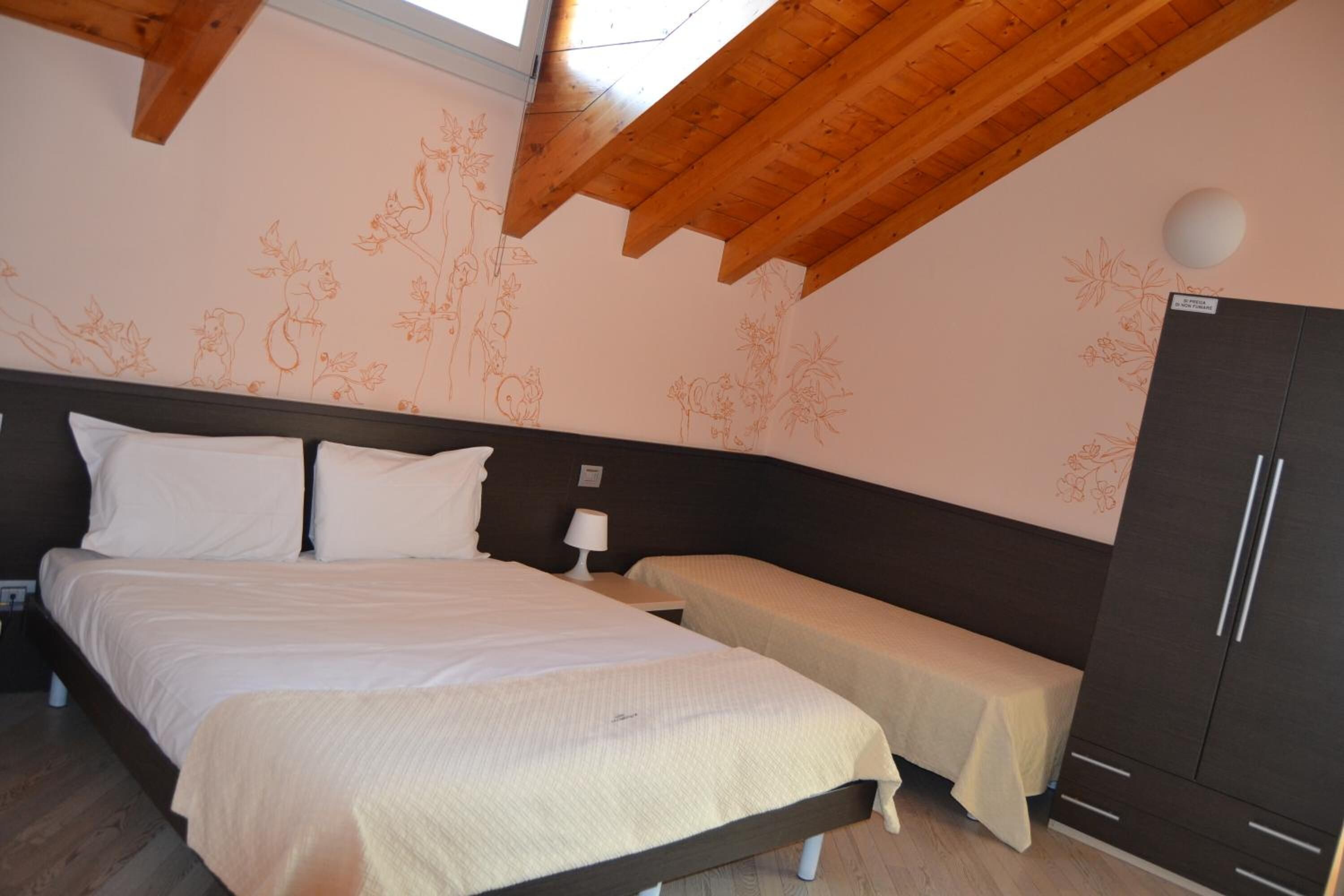 minibar, in-room safe, desk, free wifi