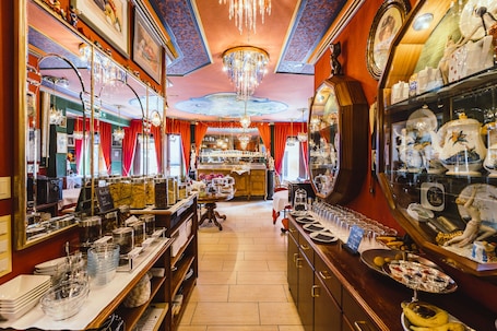 Desayuno buffet diario (EUR 10 por persona)