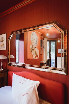 Tweepersoonskamer | Hypoallergeen beddengoed, een bureau, gratis wifi, beddengoed