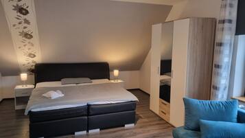Apartment, 1 Schlafzimmer, Kochnische | Allergikerbettwaren, Minibar, Schreibtisch, Verdunkelungsvorhänge