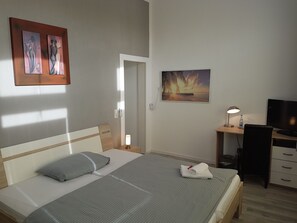 Hypo-allergenic bedding, minibar, desk, blackout drapes - Bennett's Restaurant & Hotel (Wittingen)