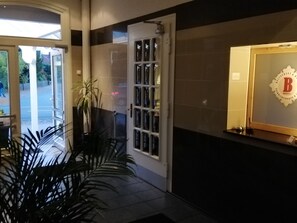 Check-in/check-out kiosk