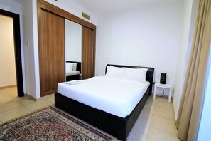 2 bedrooms, desk, blackout curtains, free cots/infant beds - Piks Key - Princess Tower (Dubai)