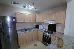 Studio | Private kitchen | Fridge, microwave, oven, stovetop - Piks Key - Oasis High Park (Dubai)