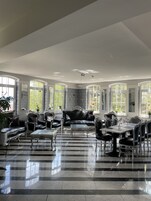 Sala de estar en el lobby