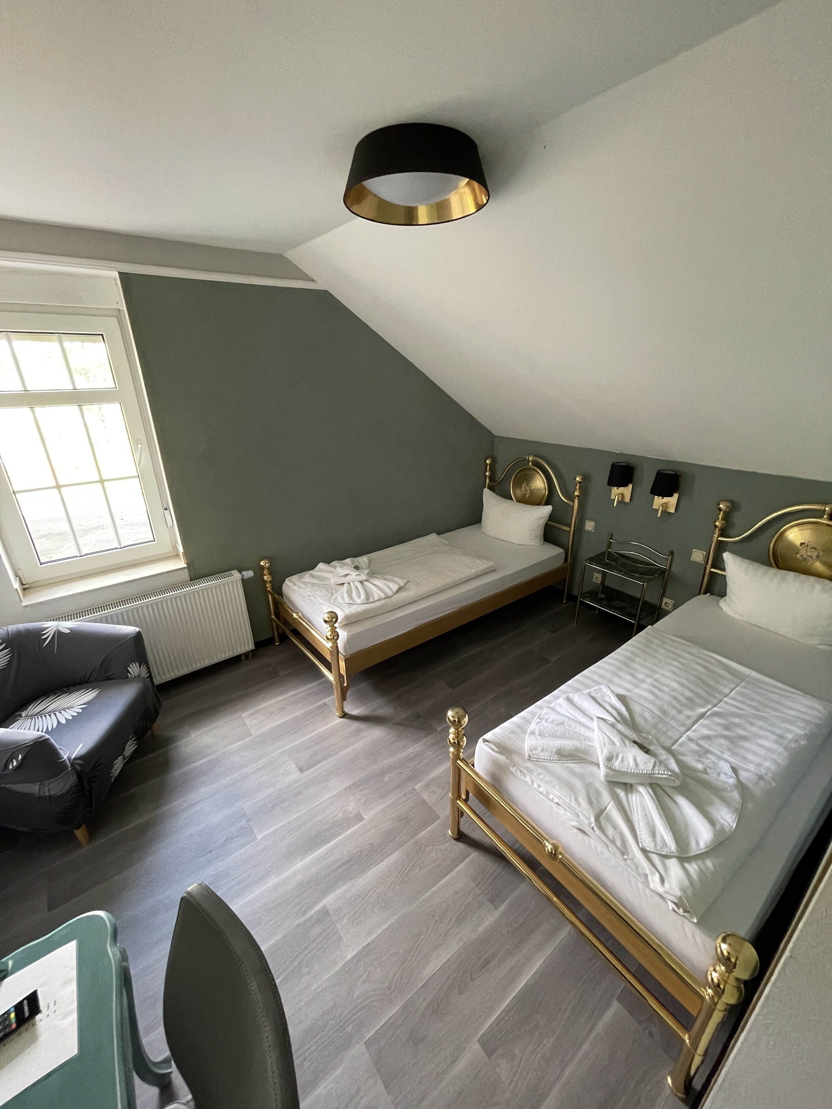 Premium bedding, desk, soundproofing, free WiFi
