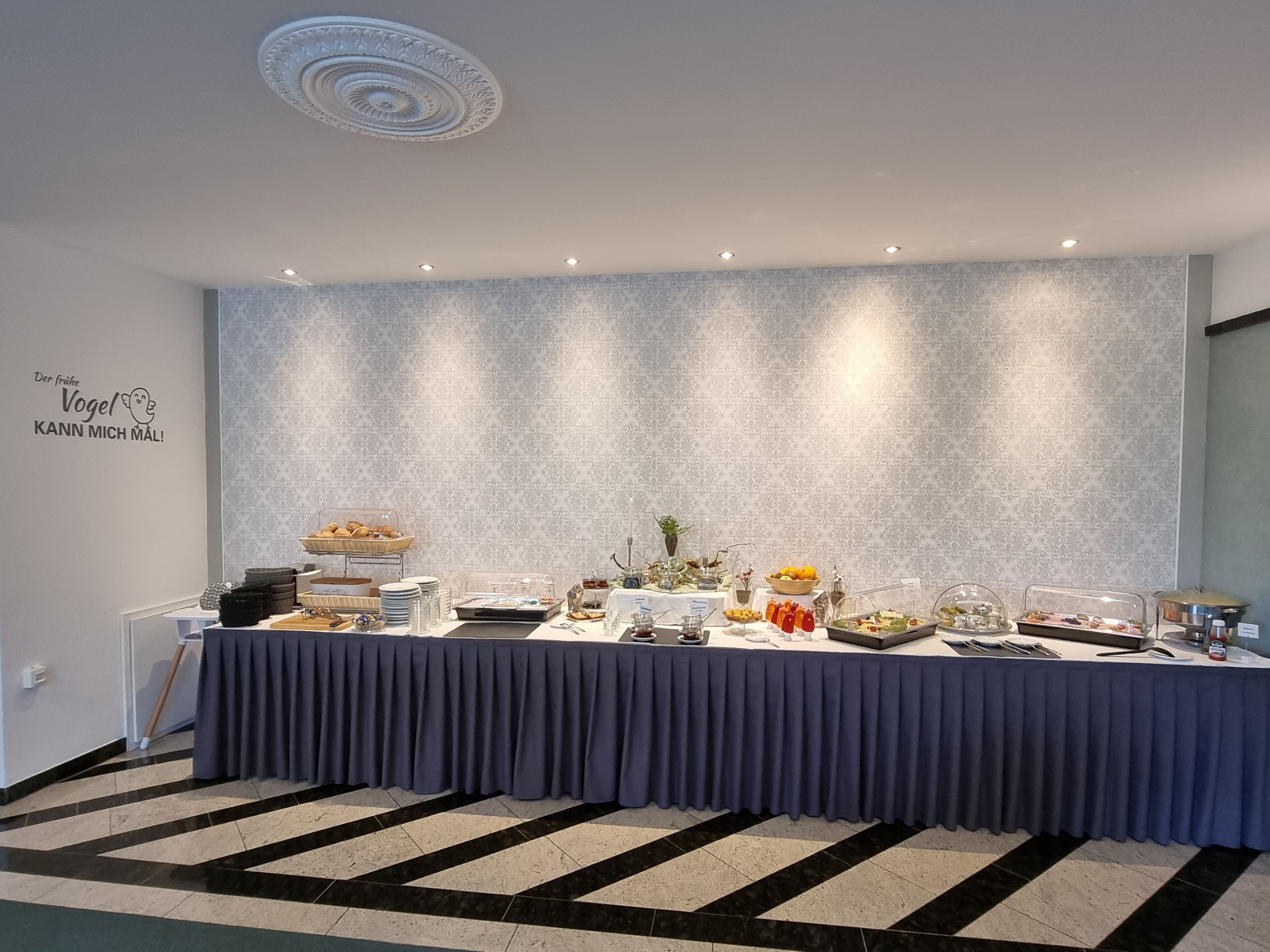 Frokostbuffé hver dag (EUR 10 per person)