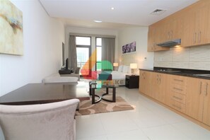 开间 | 私人厨房 | 冰箱、微波炉、烤箱、炉灶