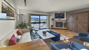 Unclassified image, 3 of 45, button - 732b Meadow Creek 2 Bedroom Townhouse by RedAwning (Frisco)