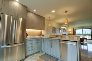 Maison mitoyenne, 2 chambres | Cuisine privée | Réfrigérateur, micro-ondes, four, lave-vaisselle