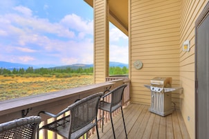 Casa adosada, 2 habitaciones | Balcón