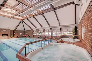 Casa adosada, 2 habitaciones | Bañera de hidromasaje cubierta