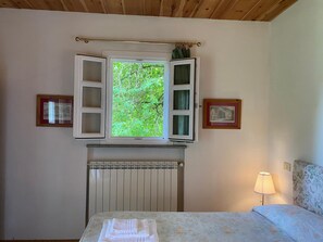 Iron/ironing board, free cots/infant beds, free WiFi, bed sheets - Villa Simplicitas (Centro Valle Intelvi)