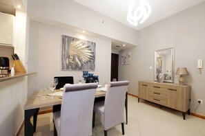 In-room dining - Piks Key- Marina Diamond 3 (Dubai)