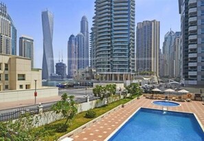 Outdoor pool - Piks Key- Marina Diamond 3 (Dubai)