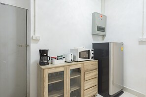 4 Bedrooms Villa | Room amenity - Cozy TownHouse HuaLampong (Bangkok)