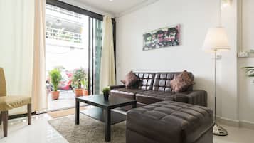 4 Bedrooms Villa  | ห้องนั่งเล่น | ทีวีจอแบน