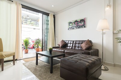 Cozy TownHouse HuaLampong