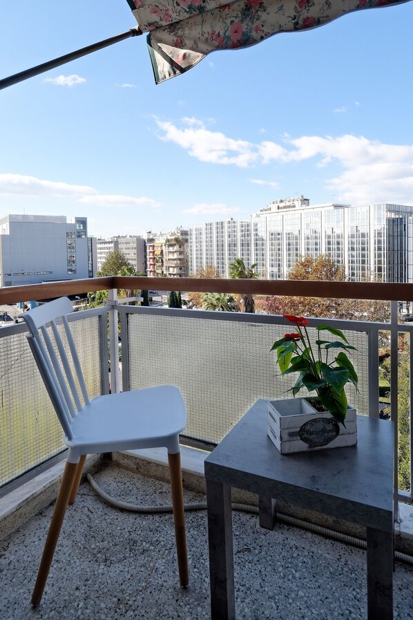 City-Apartment, 2 Schlafzimmer, Balkon, Stadtblick | Blick vom Balkon