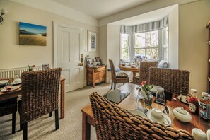 Free daily full breakfast  - Brookdale B&B (Wadebridge)