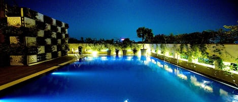 Piscina a l'aire lliure