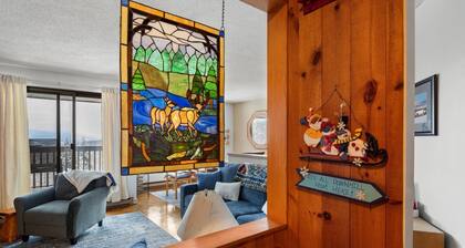 14 Snowside 2 Bedroom Condo by RedAwning