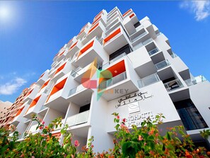 Studio (213) | Free cribs/infant beds, rollaway beds, free WiFi - Piks Key - Binghatti (Dubai)