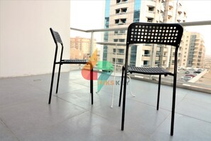 Studio (213) | Balcony - Piks Key - Binghatti (Dubai)