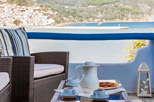 Karavos Sea View Apartments  